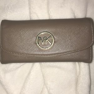 Micheal Kors wallet